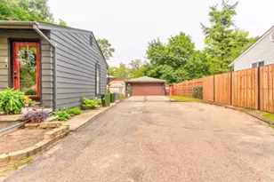 1630 Weymouth St, West Bloomfield, MI 48324 - Photo 2