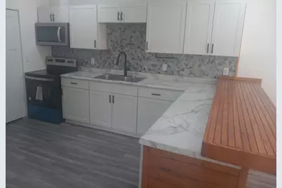 377 Parker Avenue, Benton Harbor, MI 49022 - Photo 6