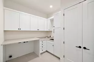 4182 Prescott Pk Cir, West Bloomfield, MI 48323 - Photo 10