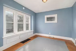 911 W Vine St, Kalamazoo, MI 49008 - Photo 4