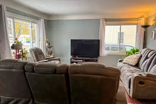 209 Burt St, Tecumseh, MI 49286 - Photo 4