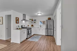 323 Sycamore St, Jackson, MI 49202 - Photo 12