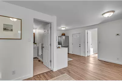 323 Sycamore Street, Jackson, MI 49202 - Photo 8