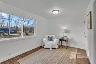 323 Sycamore St, Jackson, MI 49202 - Photo 6