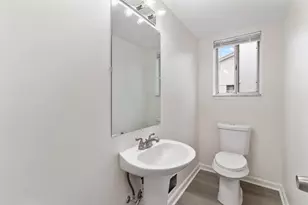 1735 Crestline Dr, Troy, MI 48083 - Photo 8