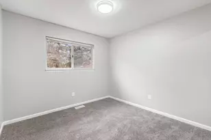 1735 Crestline Dr, Troy, MI 48083 - Photo 16