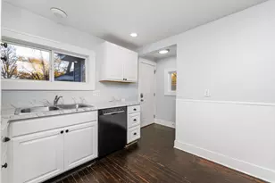 156 Abbie St SE, Wyoming, MI 49548 - Photo 8