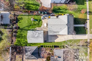 2730 Oakwood Dr SE, East Grand Rapids, MI 49506 - Photo 62