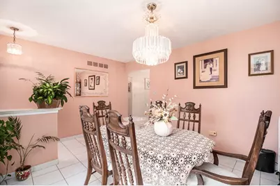 30882 Leelane Street, Farmington Hills, MI 48336 - Photo 6