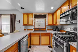 1078 Lynden Rd, Holland, MI 49423 - Photo 6