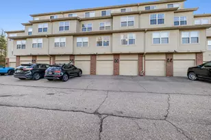 166 Clubhouse Cir, Walled Lake, MI 48390 - Photo 16