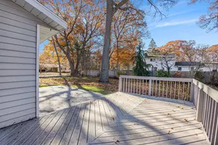 1015 Lancelot Dr, Muskegon, MI 49445 - Photo 24