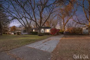 154 Homecrest Rd, Battle Creek, MI 49037 - Photo 2