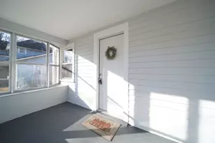 208 Bates St, Jackson, MI 49202 - Photo 2