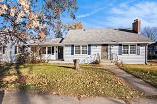 202 Moccasin St, Buchanan, MI 49107 - Photo 4