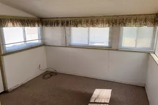 19436 Donna St, Livonia, MI 48152 - Photo 6