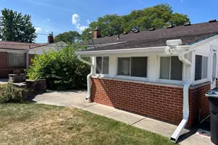 19436 Donna St, Livonia, MI 48152 - Photo 12