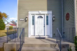 317 Monroe St, South Haven, MI 49090 - Photo 6