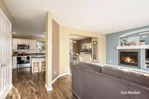 8641 Suntree Dr, Zeeland, MI 49464 - Photo 4