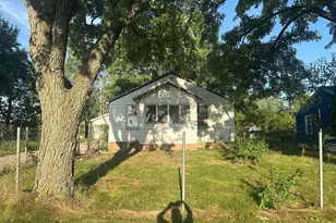 617 Gestner Rd, Benton Harbor, MI 49022 - Photo 1