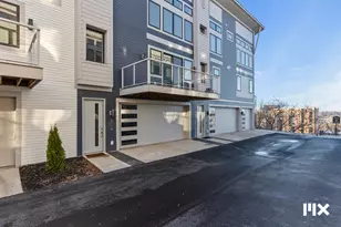 631 Fairview Ave NE, Grand Rapids, MI 49503 - Photo 1