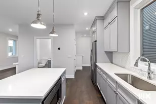 631 Fairview Ave NE, Grand Rapids, MI 49503 - Photo 8