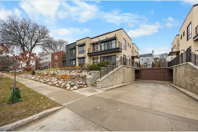 460 W Stadium Boulevard, Ann Arbor, MI 48103 - Photo 2