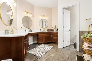 5250 Queen Victoria Ln, Kalamazoo, MI 49009 - Photo 24