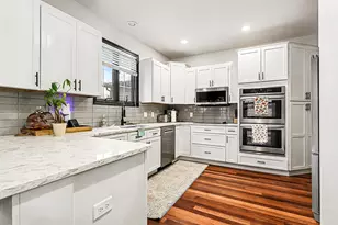 5250 Queen Victoria Ln, Kalamazoo, MI 49009 - Photo 14