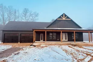 401 Sabine Dr, Muskegon, MI 49442 - Photo 1