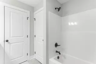 11954 Smithfield Dr, Holland, MI 49424 - Photo 52