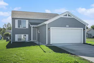 387 Pinery Ln, Fremont, MI 49412 - Photo 1