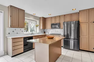 6057 Beachwood Dr, West Bloomfield, MI 48324 - Photo 18
