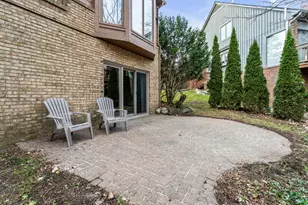 6057 Beachwood Dr, West Bloomfield, MI 48324 - Photo 48