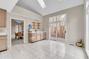6057 Beachwood Dr, West Bloomfield, MI 48324 - Photo 14