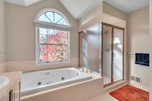 6057 Beachwood Dr, West Bloomfield, MI 48324 - Photo 28