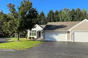 871 Clarewood Ct, Holland, MI 49423 - Photo 2