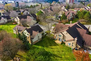 37692 N Laurel Park Dr, Livonia, MI 48152 - Photo 36