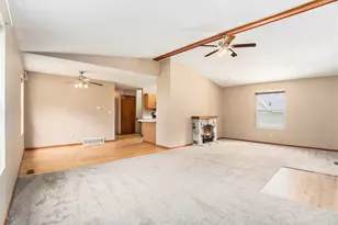 916 Yeomans St, Ionia, MI 48846 - Photo 4