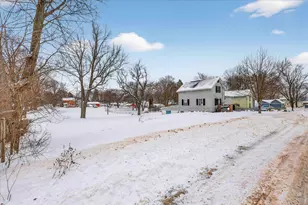 135 Mill St, Delton, MI 49046 - Photo 10