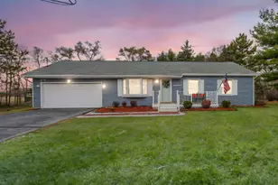 916 W Remus Rd, Mount Pleasant, MI 48858 - Photo 2