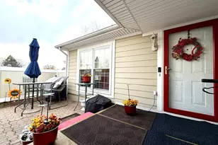 22727 Renford St, Novi, MI 48375 - Photo 4