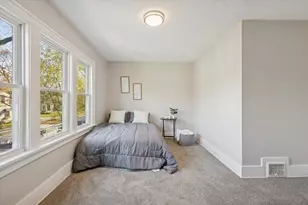 843 Clancy Ave NE, Grand Rapids, MI 49503 - Photo 28