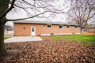 9375 Russell Dr, Greenville, MI 48838 - Photo 4