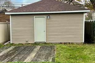 2217 3rd St, Trenton, MI 48183 - Photo 14