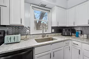 16 Charles E Pl, Battle Creek, MI 49015 - Photo 8