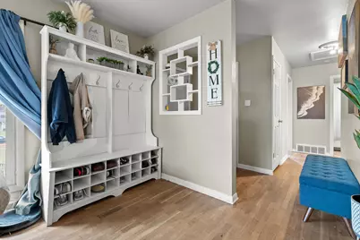 16 Charles E Place, Battle Creek, MI 49015 - Photo 2