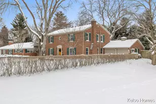 635 N Linden St, Marshall, MI 49068 - Photo 6