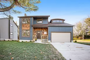 1032 Arlington Ave, Grand Haven, MI 49417 - Photo 2