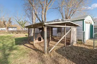 1053 E Empire Ave, Benton Harbor, MI 49022 - Photo 12